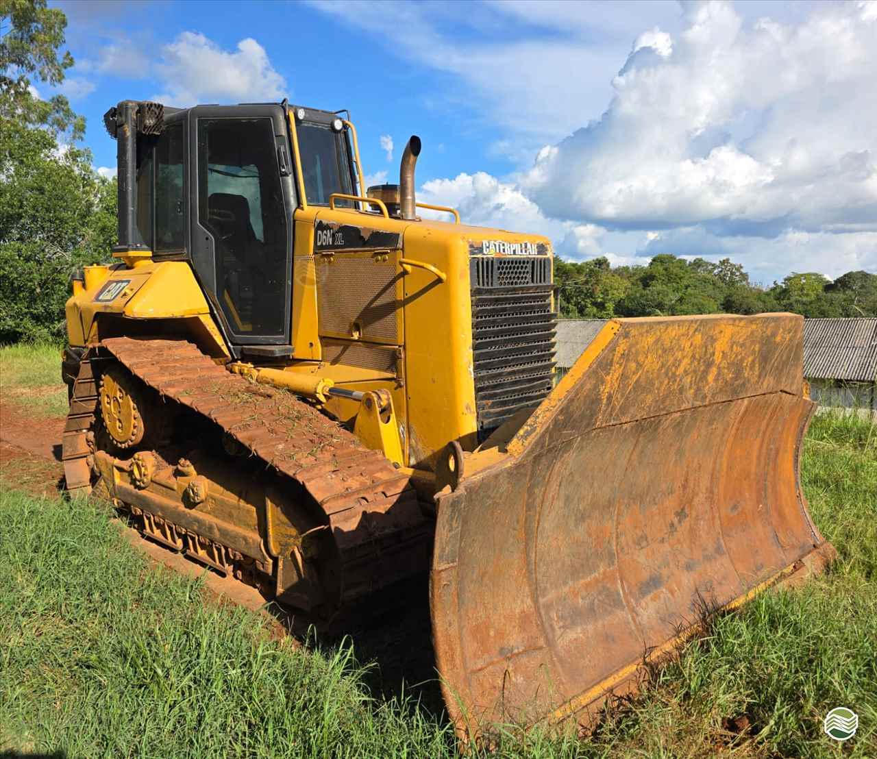 TRATOR ESTEIRA CATERPILLAR D6N Pessette Máquinas Agrícolas CHOPINZINHO PARANÁ PR